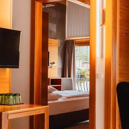 Schindler Hotel 3*